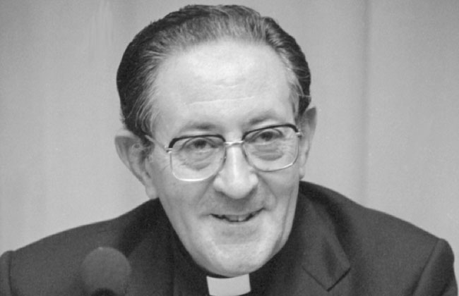 Tomás Gutiérrez Calzada, vicecanciller de la Universidad, y sus sucesores