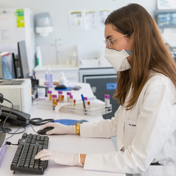 Degree in Biochemistry + Science Business Program